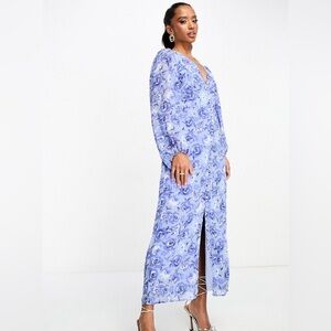 Villa Petite v neck button through maxi dress in blue floral